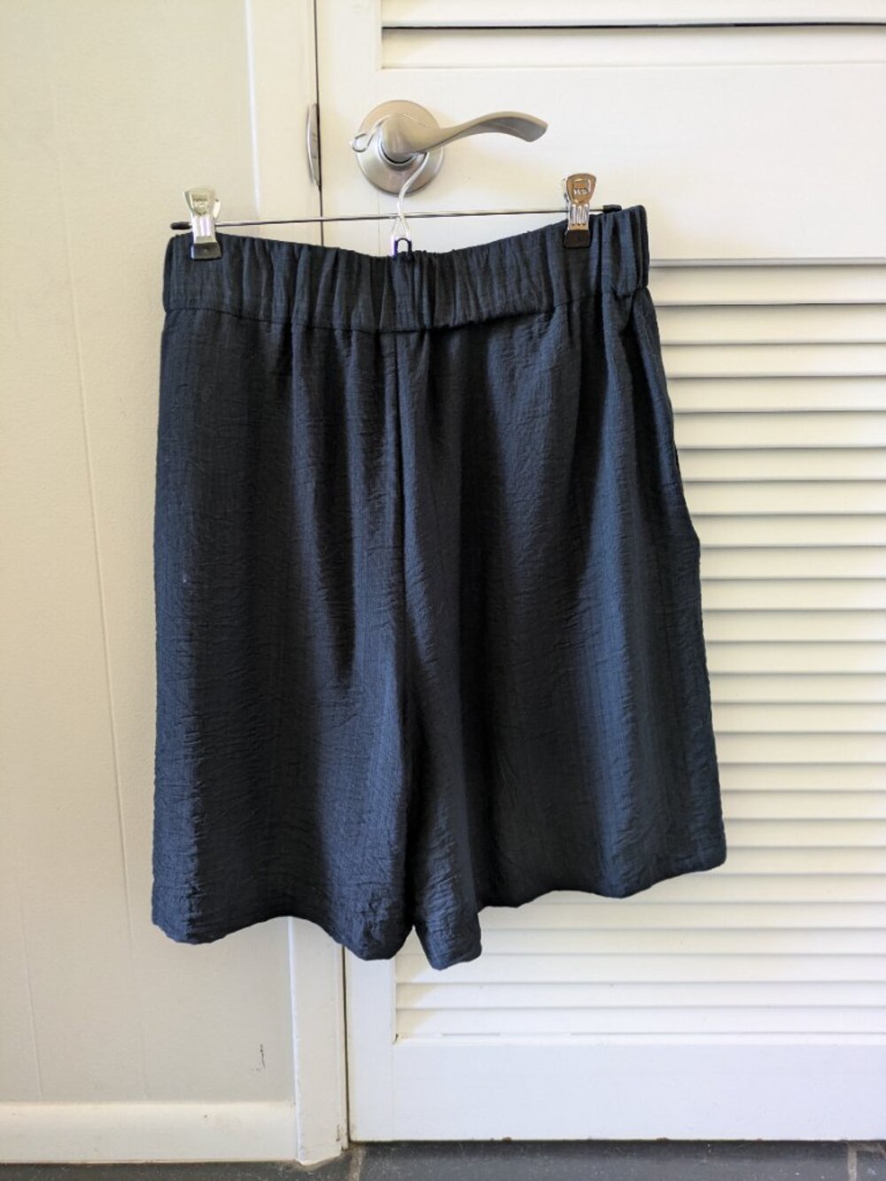 Wray NYC Sophie Short in Black, Size L - Picture 2 of 6